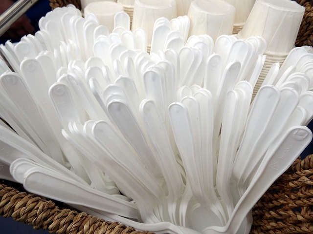 Søk etter produkter 6 Environmental Hazards Of Disposable Utensils
